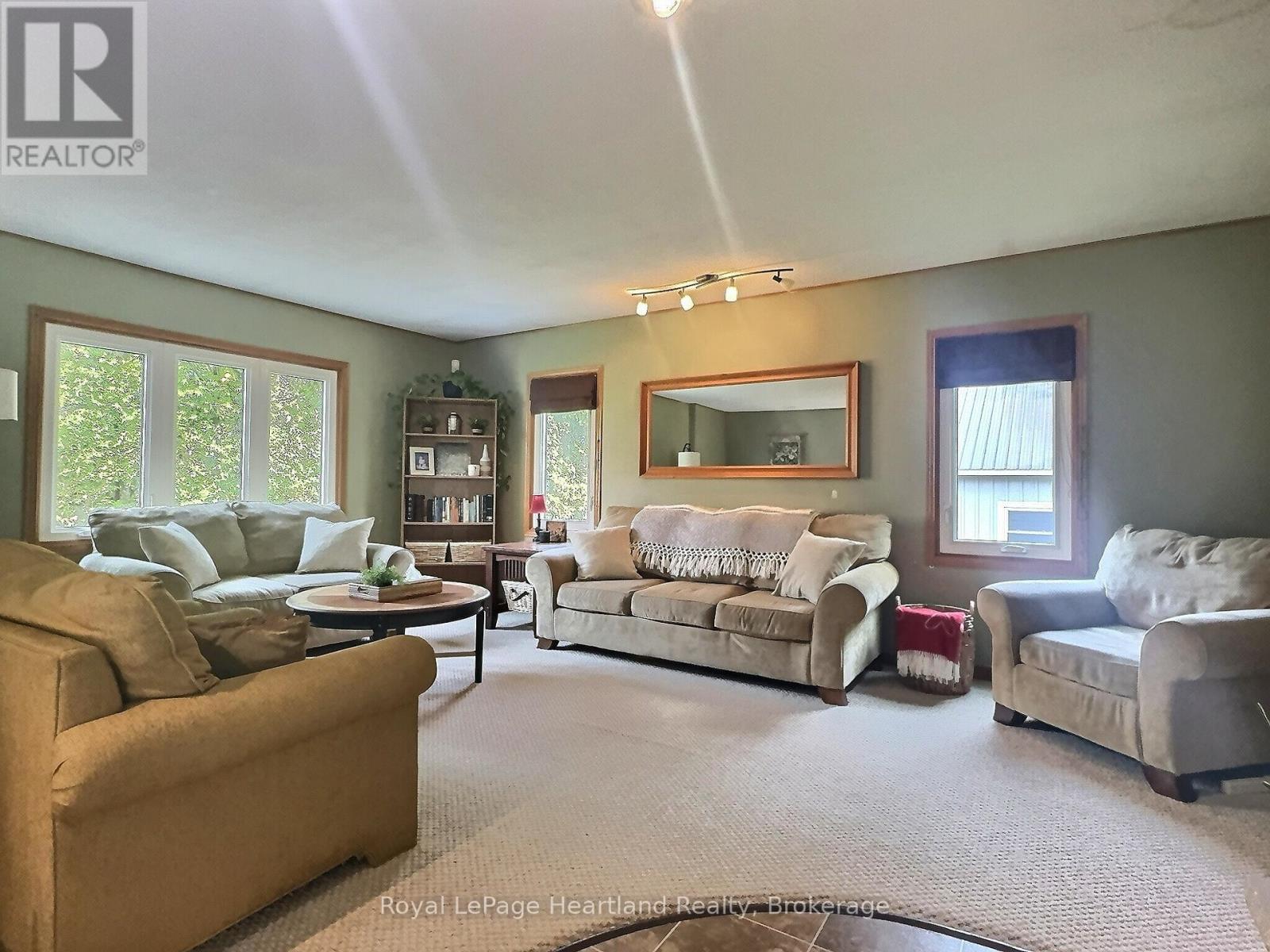 78 Victoria Avenue E, South Huron, Ontario  N0M 1M0 - Photo 8 - X12444091