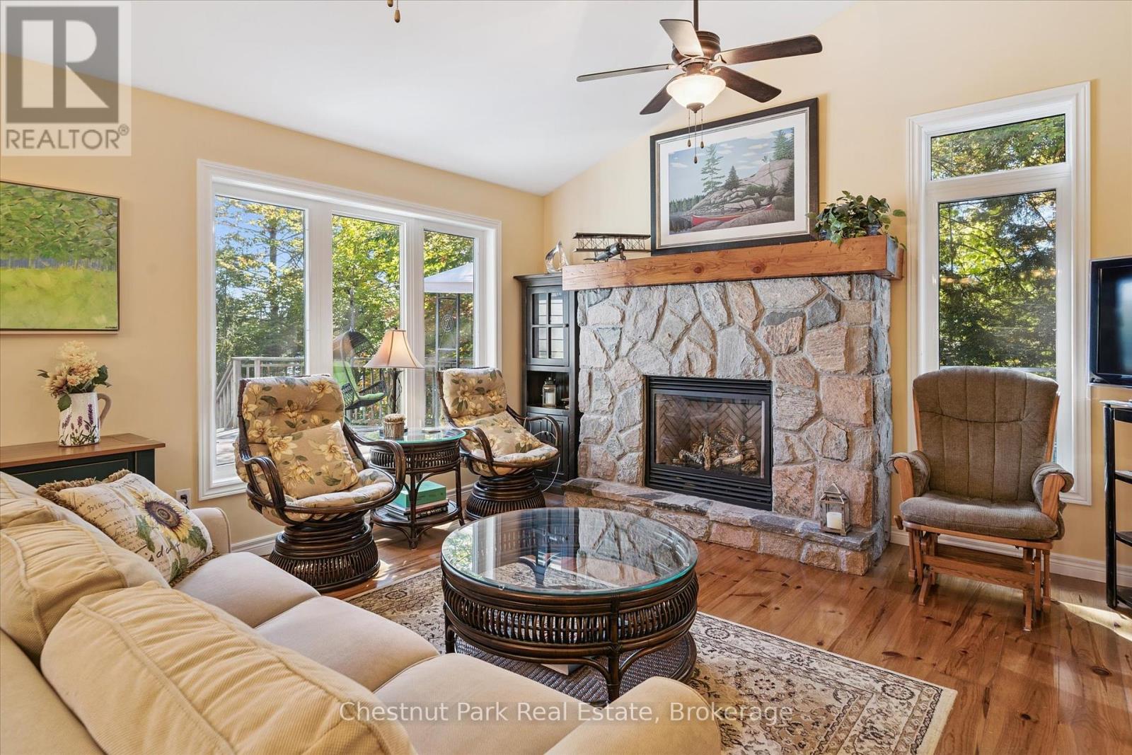 1222 Hamill's Point, Muskoka Lakes, Ontario  P0C 1H0 - Photo 5 - X12444088