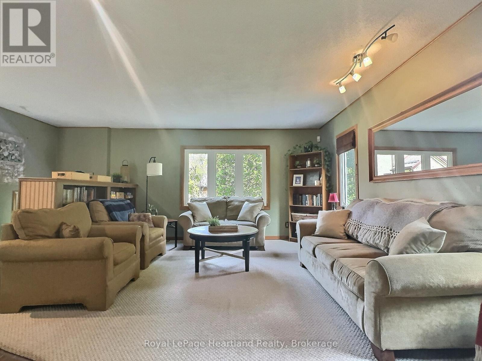 78 Victoria Avenue E, South Huron, Ontario  N0M 1M0 - Photo 7 - X12444091