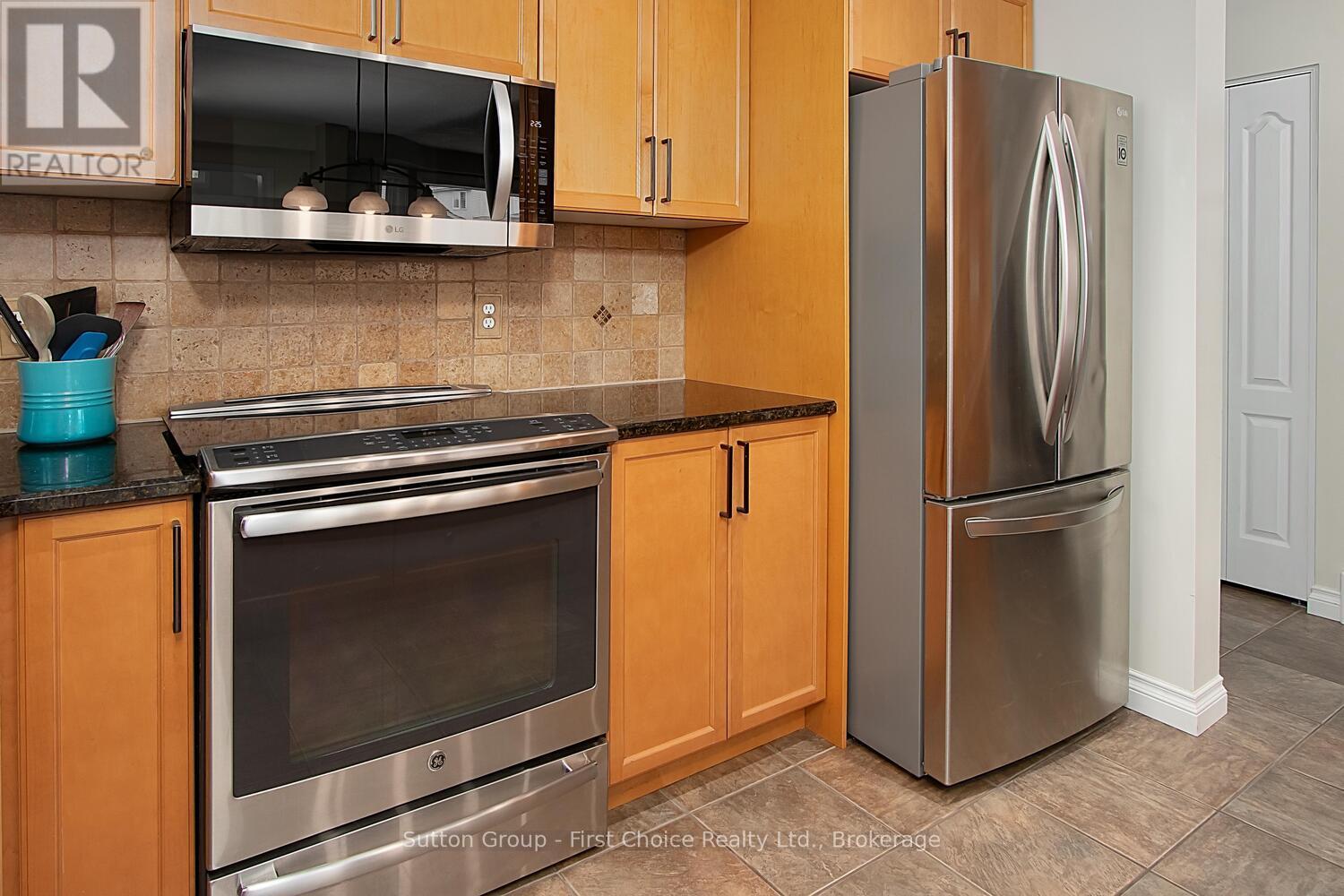 293 Huck Crescent, Kitchener, Ontario  N2N 3M8 - Photo 14 - X12444111