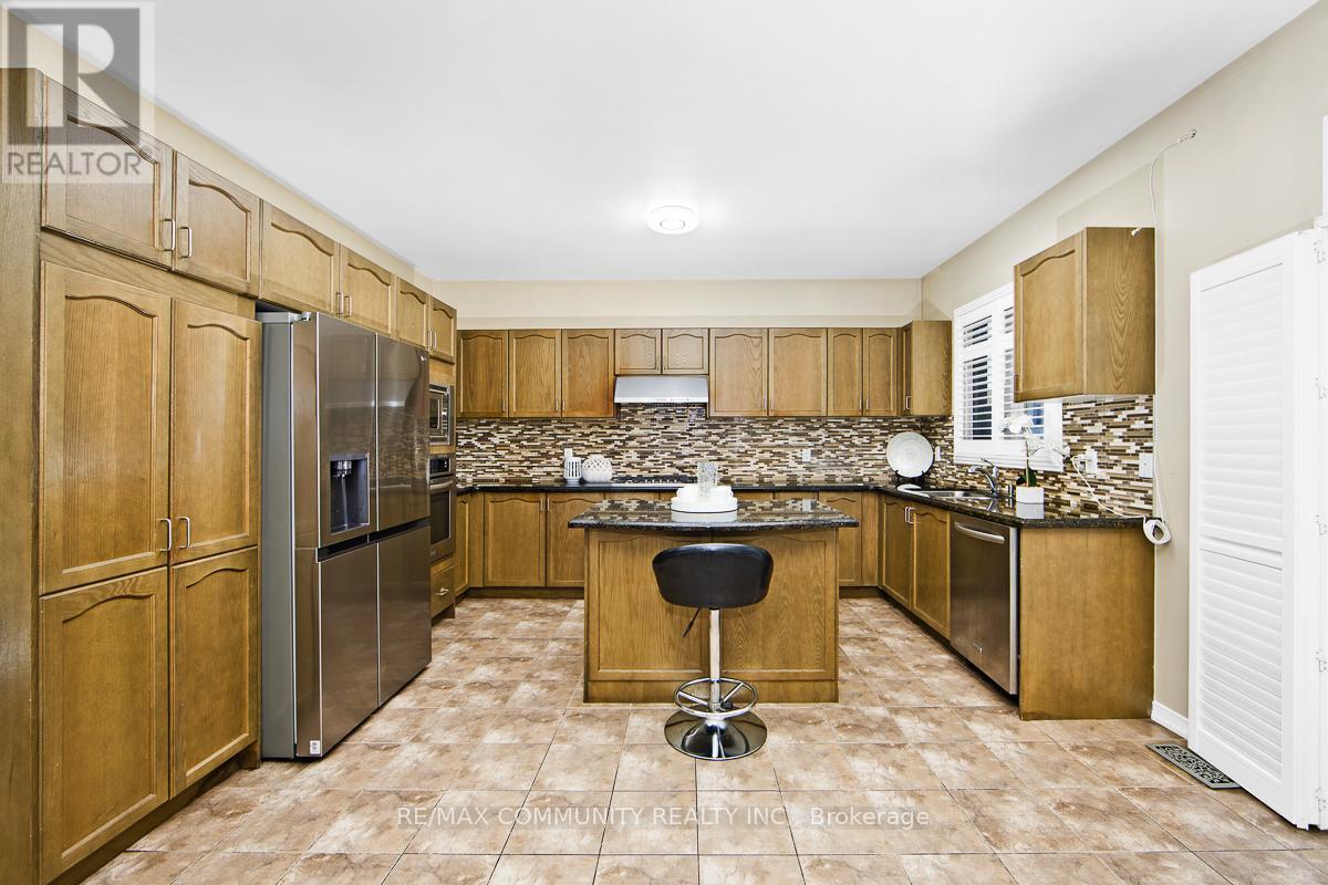 167 Jonas Millway, Whitchurch-Stouffville (Stouffville), Ontario  L4A 0M9 - Photo 12 - N12443793