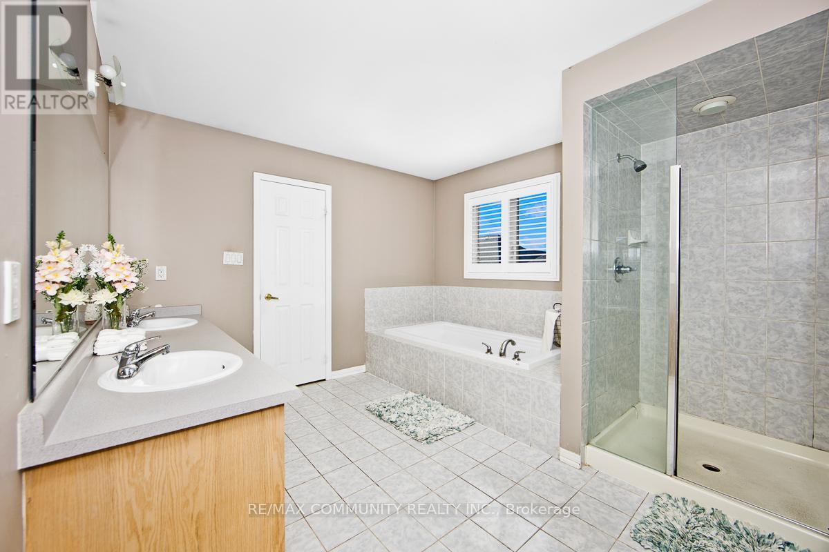 167 Jonas Millway, Whitchurch-Stouffville (Stouffville), Ontario  L4A 0M9 - Photo 18 - N12443793
