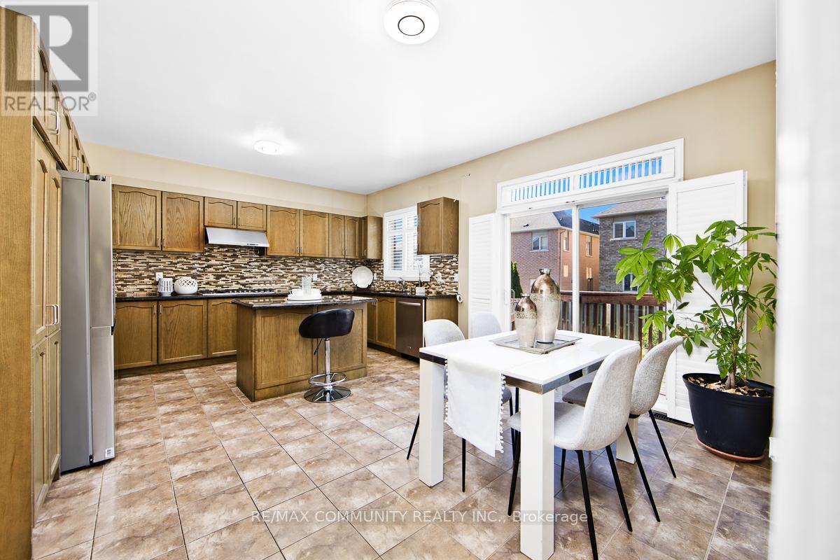 167 Jonas Millway, Whitchurch-Stouffville (Stouffville), Ontario  L4A 0M9 - Photo 11 - N12443793