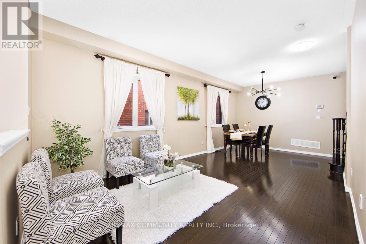 167 Jonas Millway, Whitchurch-Stouffville (Stouffville), Ontario  L4A 0M9 - Photo 4 - N12443793