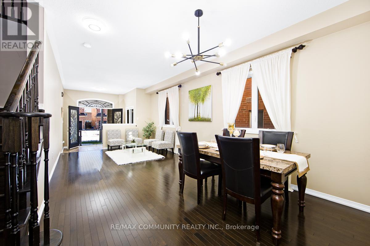 167 Jonas Millway, Whitchurch-Stouffville (Stouffville), Ontario  L4A 0M9 - Photo 6 - N12443793