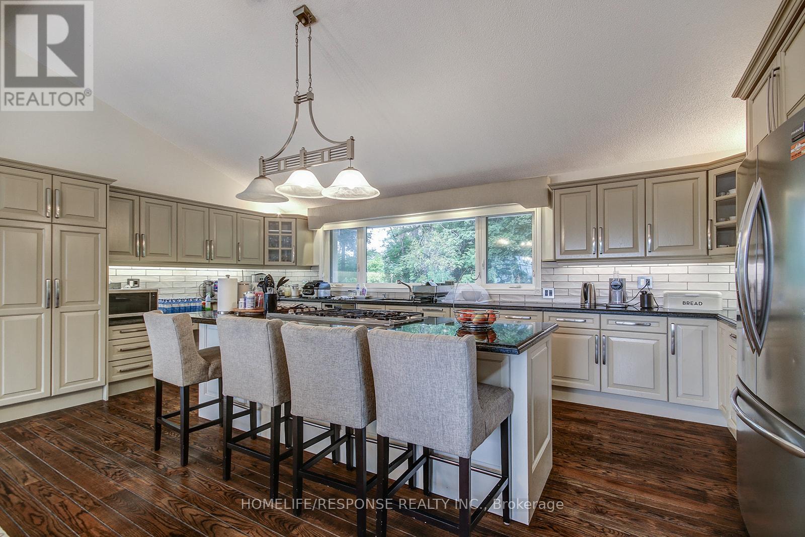 16672 Centreville Creek Road, Caledon, Ontario  L7C 3B5 - Photo 13 - W12443517