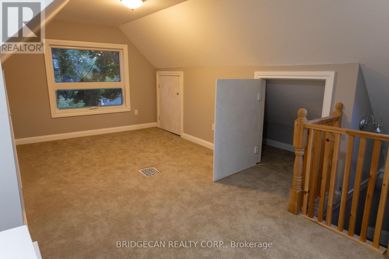 21 Sunset Avenue, Hamilton (Strathcona), Ontario  L8R 1V7 - Photo 17 - X12440211