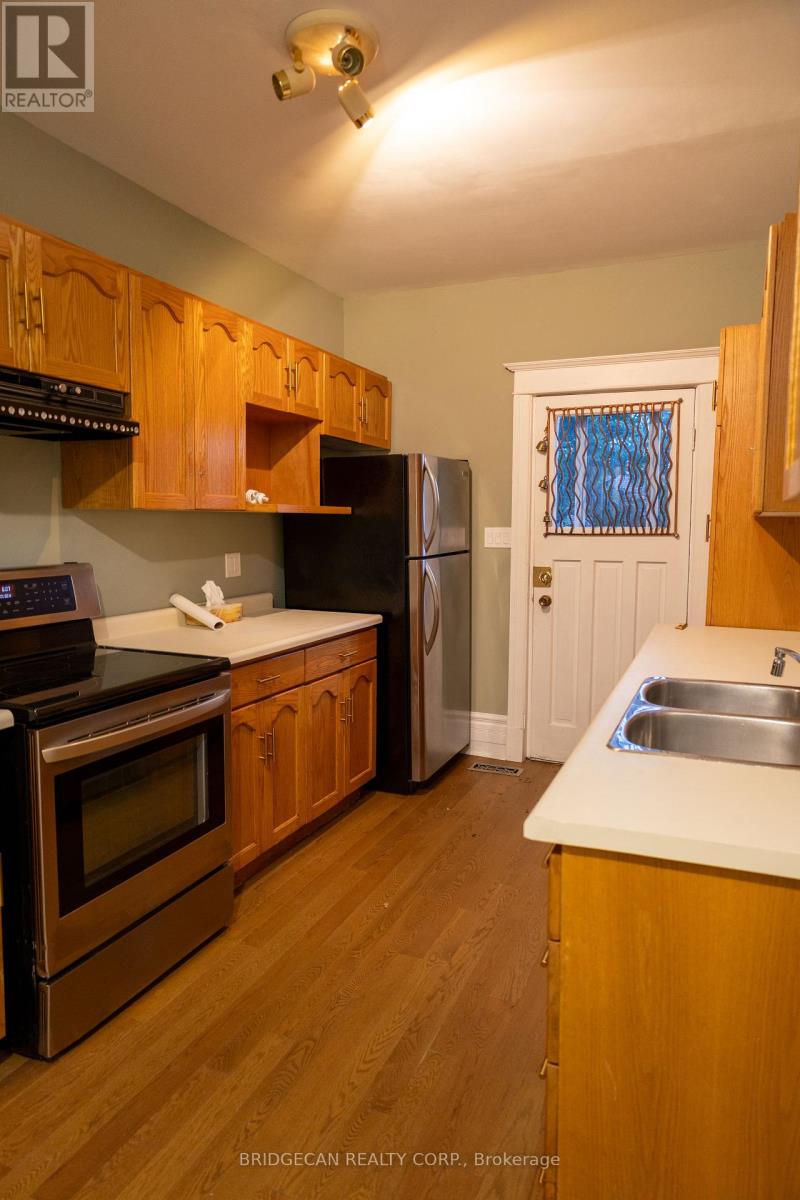 21 Sunset Avenue, Hamilton (Strathcona), Ontario  L8R 1V7 - Photo 32 - X12440211