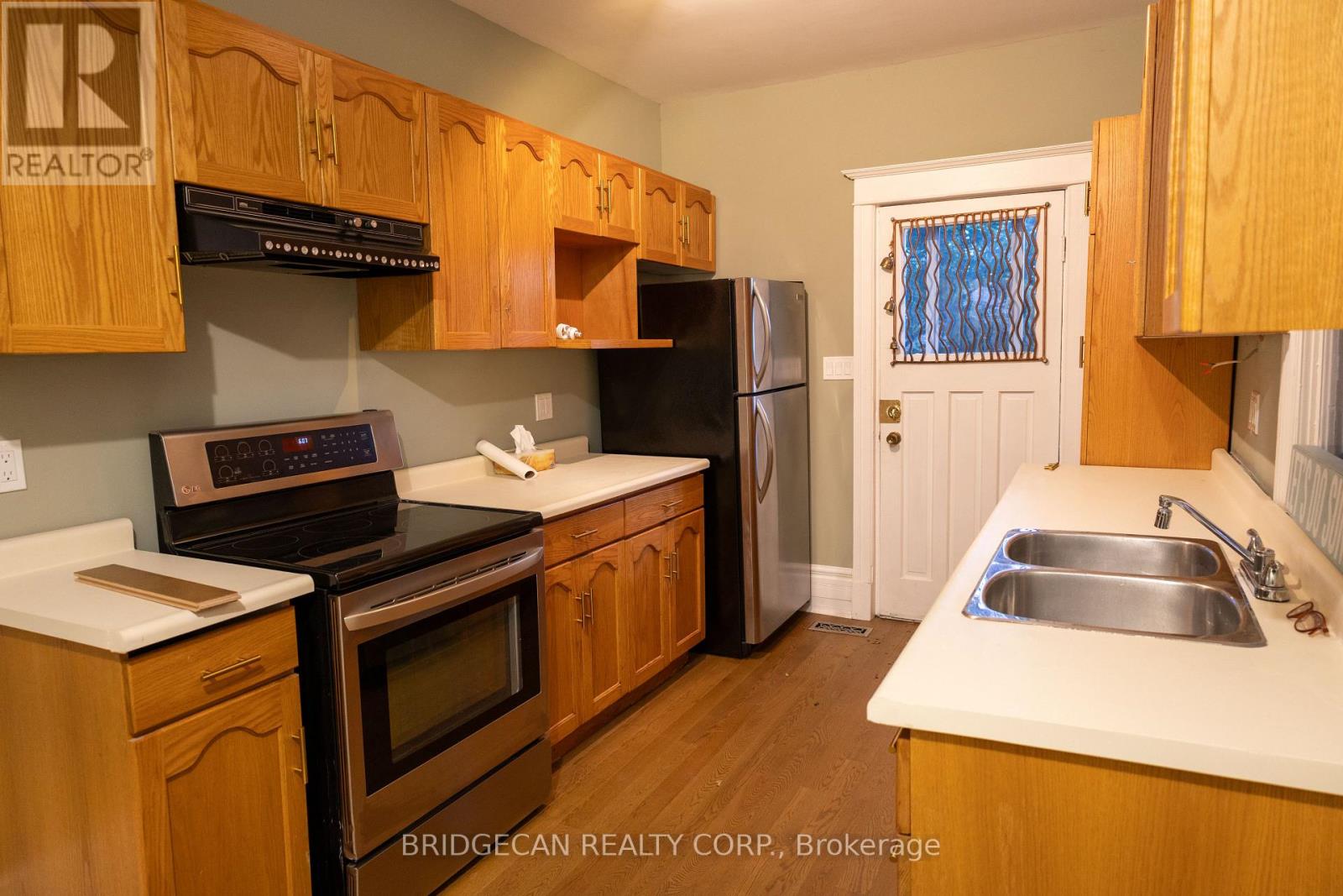 21 Sunset Avenue, Hamilton (Strathcona), Ontario  L8R 1V7 - Photo 33 - X12440211