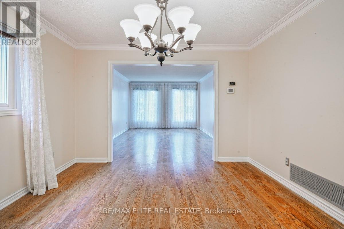 Main - 219 Connaught Avenue, Toronto, Ontario  M2M 1H6 - Photo 2 - C12441947