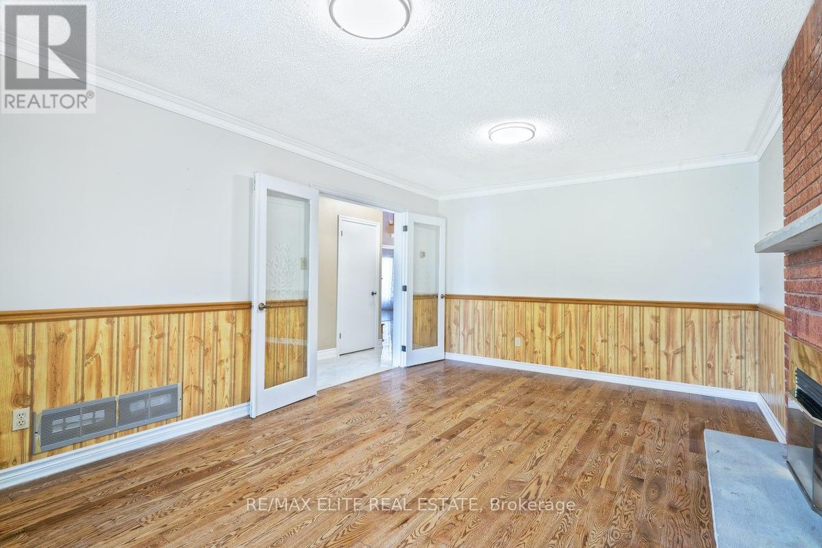 Main - 219 Connaught Avenue, Toronto, Ontario  M2M 1H6 - Photo 7 - C12441947