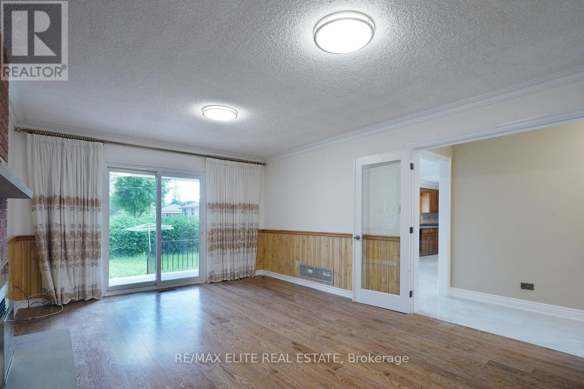 Main - 219 Connaught Avenue, Toronto, Ontario  M2M 1H6 - Photo 5 - C12441947