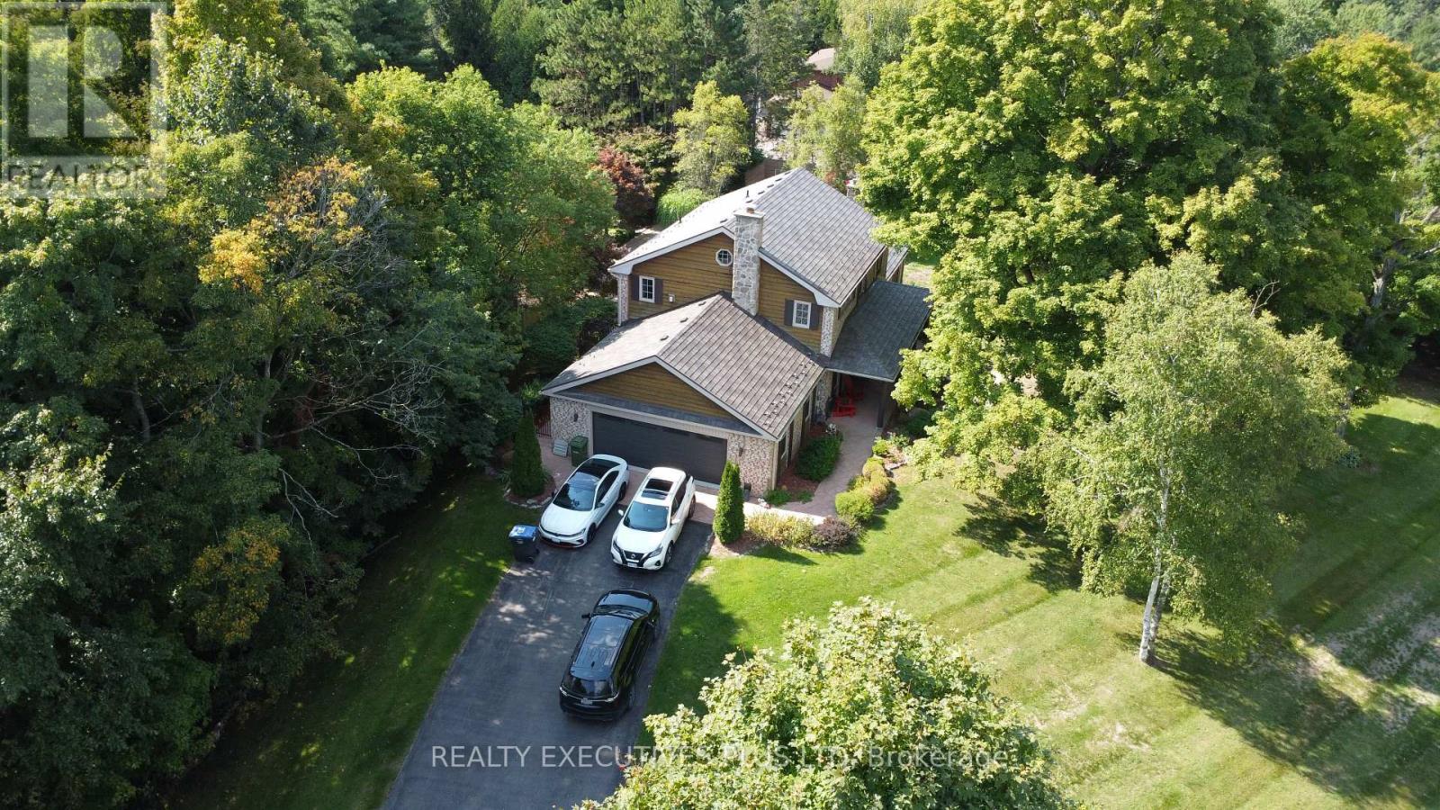 33 Gibson Lake Drive, Caledon, Ontario  L7E 4B3 - Photo 3 - W12443681