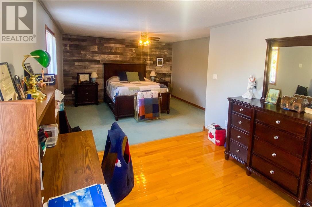 10 Vanhorn Street, Gore Bay, Ontario  P0P 1H0 - Photo 22 - 2120584