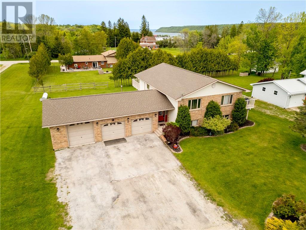 10 Vanhorn Street, Gore Bay, Ontario  P0P 1H0 - Photo 3 - 2120584