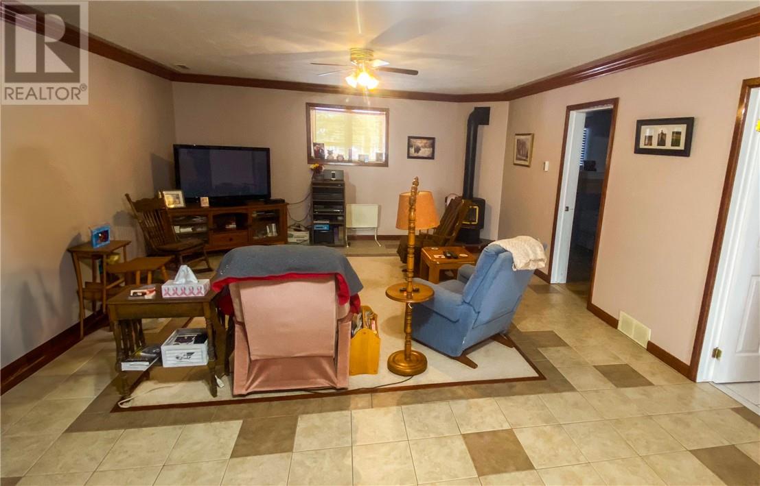 10 Vanhorn Street, Gore Bay, Ontario  P0P 1H0 - Photo 32 - 2120584