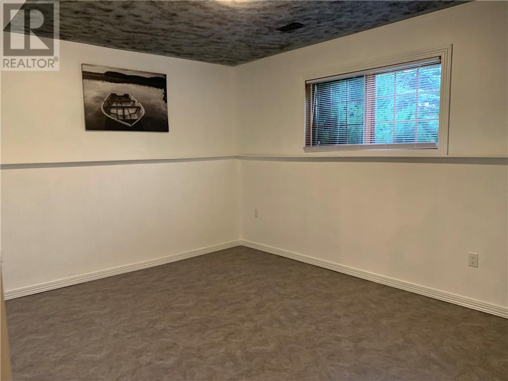 10 Vanhorn Street, Gore Bay, Ontario  P0P 1H0 - Photo 34 - 2120584