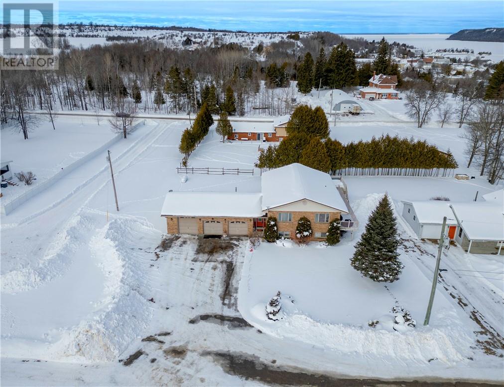 10 Vanhorn Street, Gore Bay, Ontario  P0P 1H0 - Photo 46 - 2120584