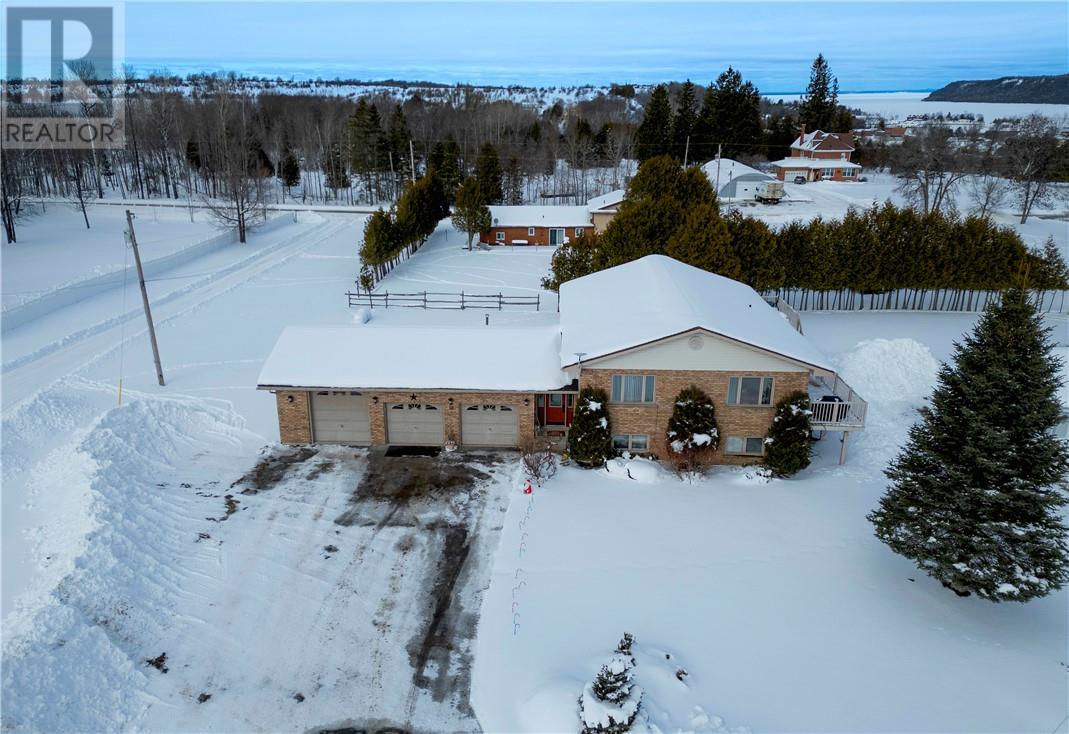 10 Vanhorn Street, Gore Bay, Ontario  P0P 1H0 - Photo 47 - 2120584