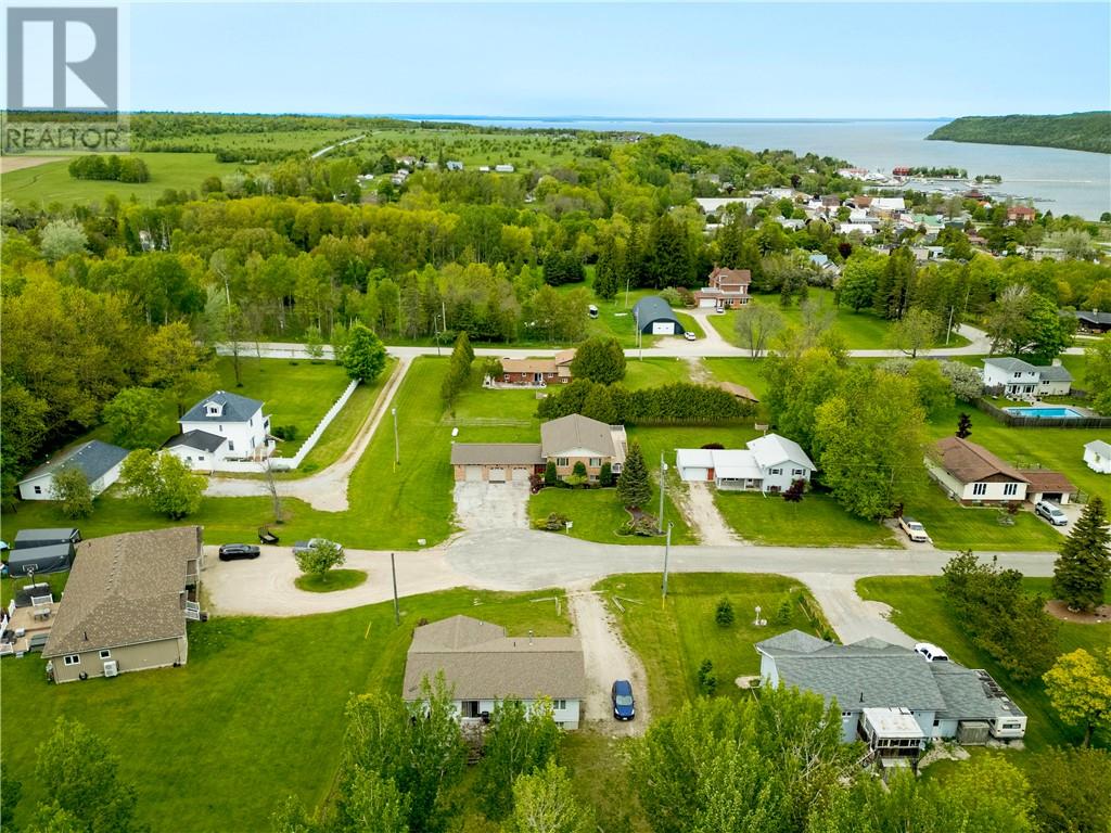 10 Vanhorn Street, Gore Bay, Ontario  P0P 1H0 - Photo 7 - 2120584