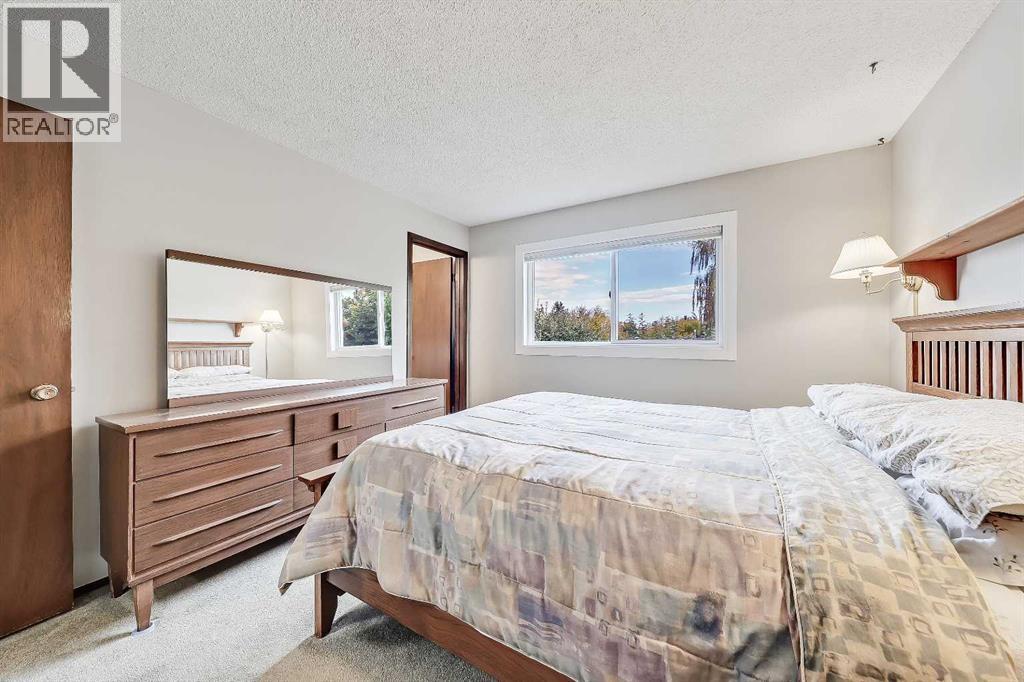 40 Woodview Court Sw, Calgary, Alberta  T2W 4X4 - Photo 29 - A2261139