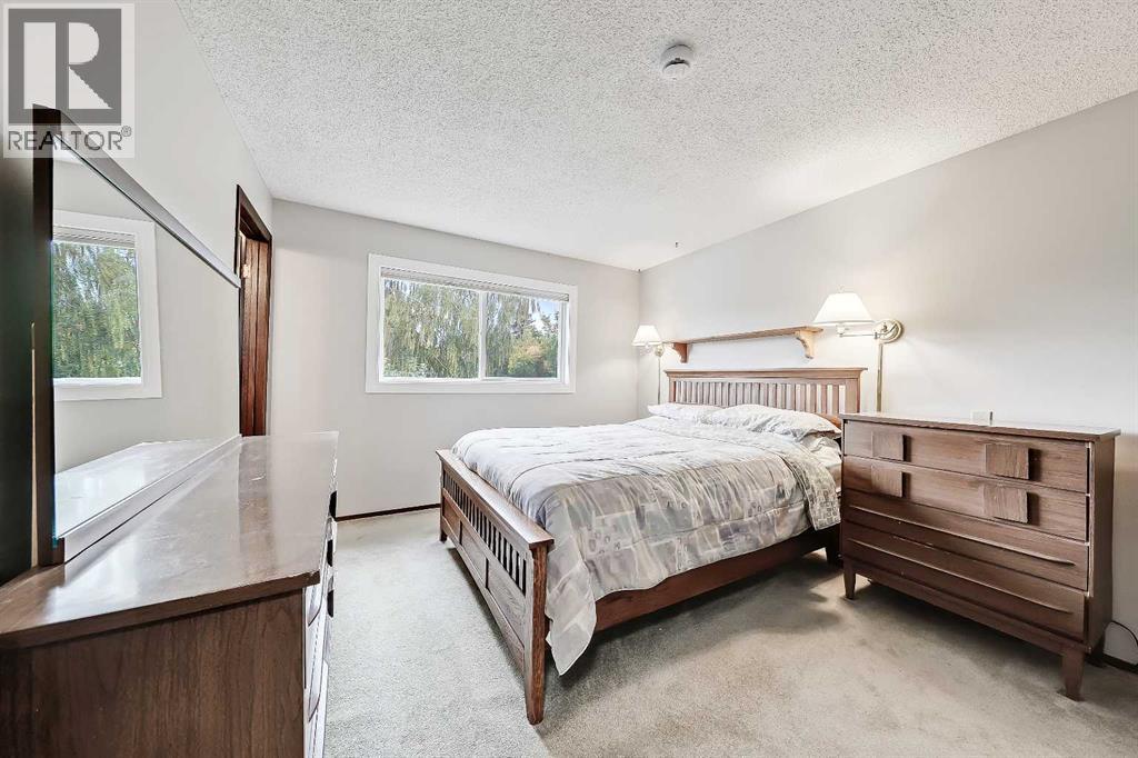 40 Woodview Court Sw, Calgary, Alberta  T2W 4X4 - Photo 28 - A2261139