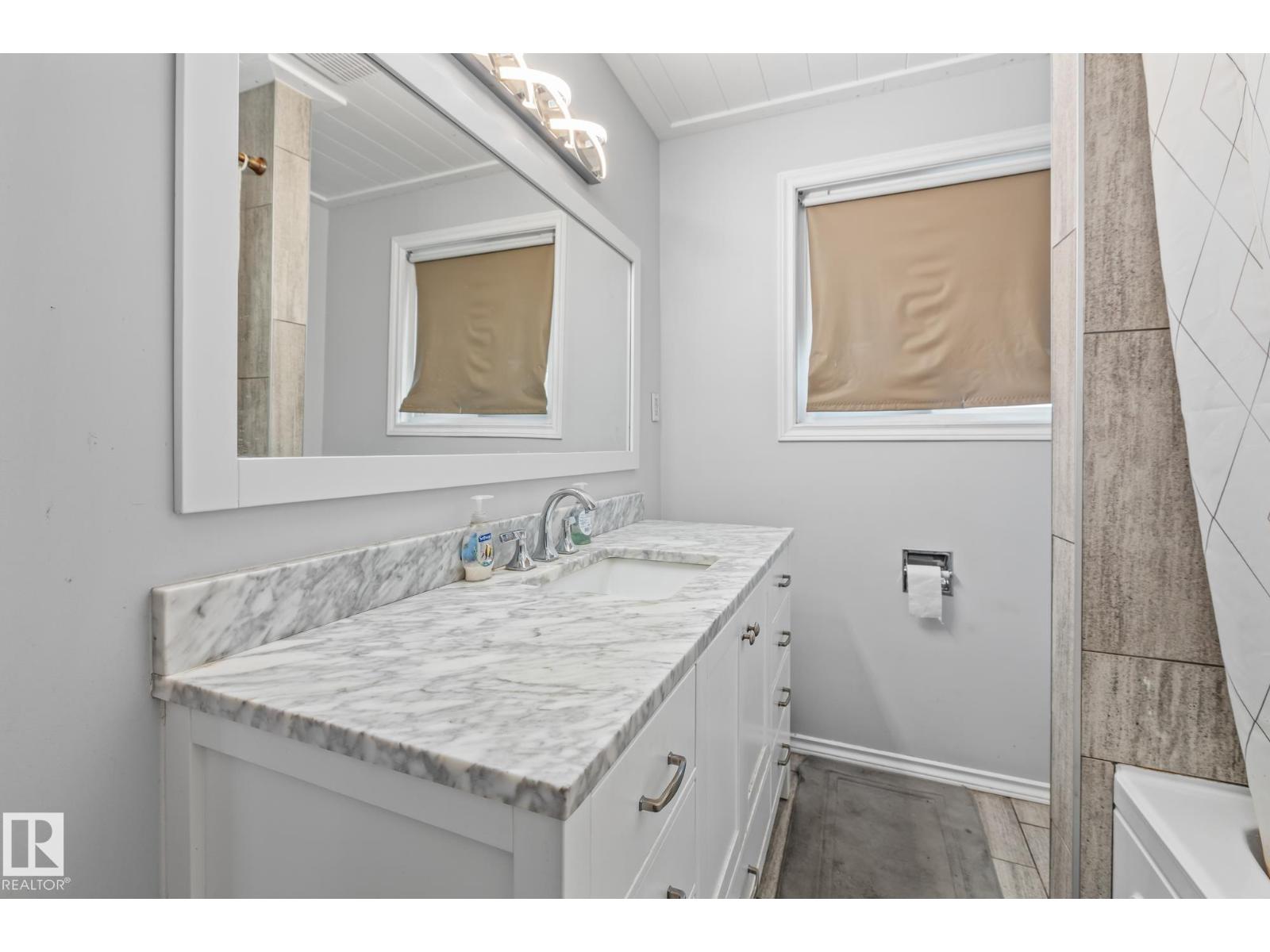 12903/12905 96 St Nw, Edmonton, Alberta  T5E 4B2 - Photo 12 - E4460744