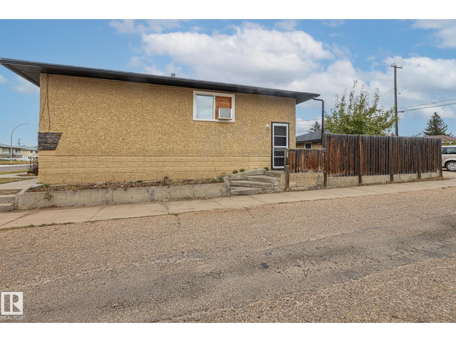 12903/12905 96 St Nw, Edmonton, Alberta  T5E 4B2 - Photo 37 - E4460744