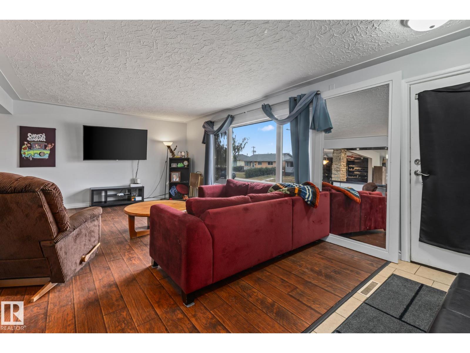 12903/12905 96 St Nw, Edmonton, Alberta  T5E 4B2 - Photo 4 - E4460744