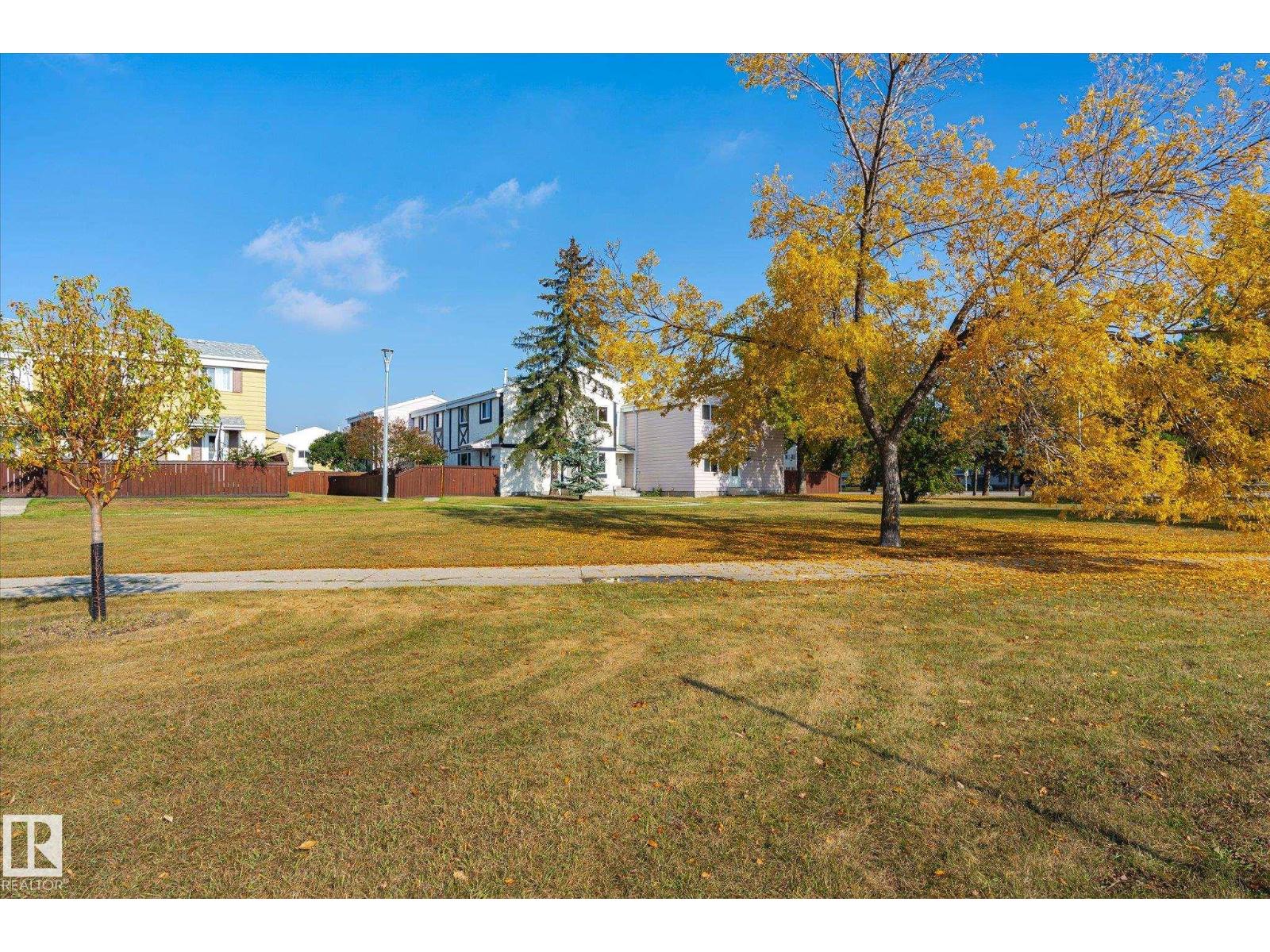 283 Primrose Gardens Gd Nw Nw, Edmonton, Alberta  T5T 0R8 - Photo 3 - E4460747