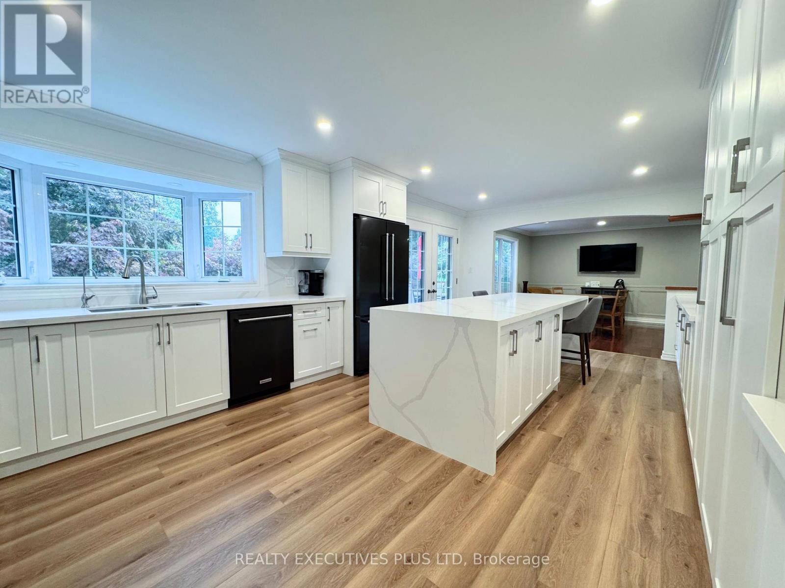 33 Gibson Lake Drive, Caledon, Ontario  L7E 4B3 - Photo 8 - W12443681