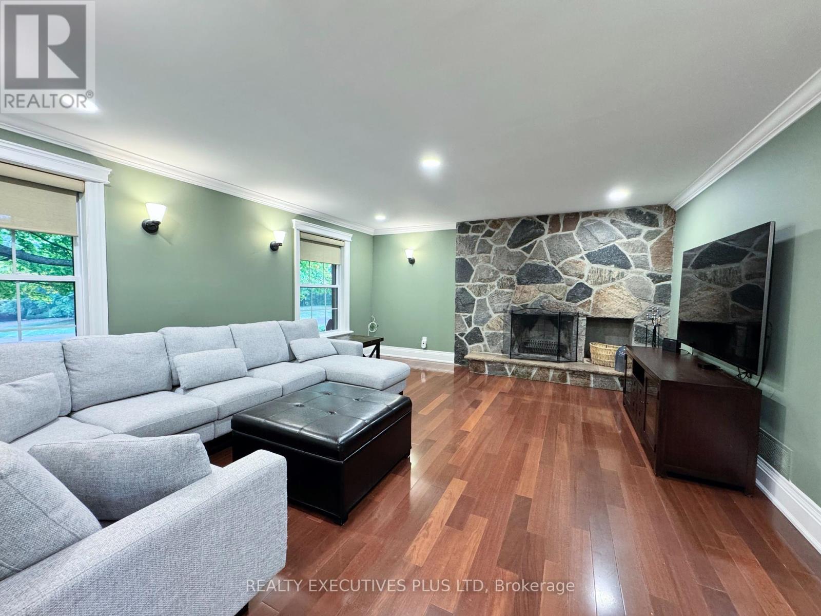 33 Gibson Lake Drive, Caledon, Ontario  L7E 4B3 - Photo 12 - W12443681