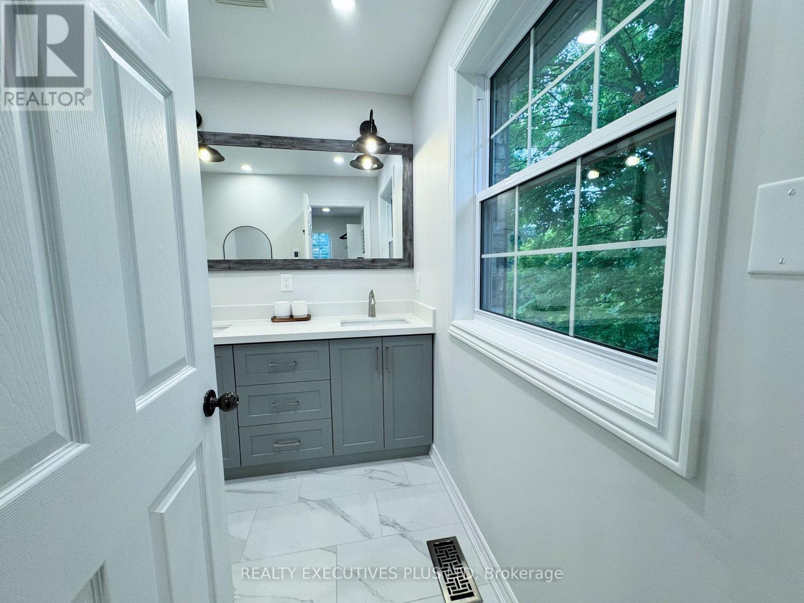 33 Gibson Lake Drive, Caledon, Ontario  L7E 4B3 - Photo 20 - W12443681