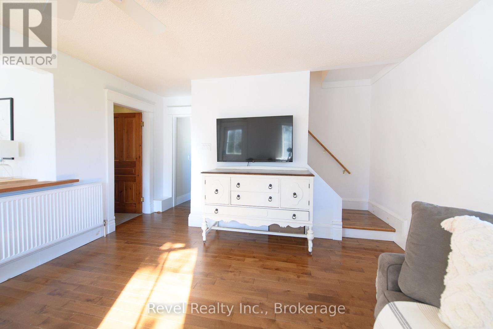 6905 Regent Street, Clearview, Ontario  L9Y 3Z1 - Photo 17 - S12444190