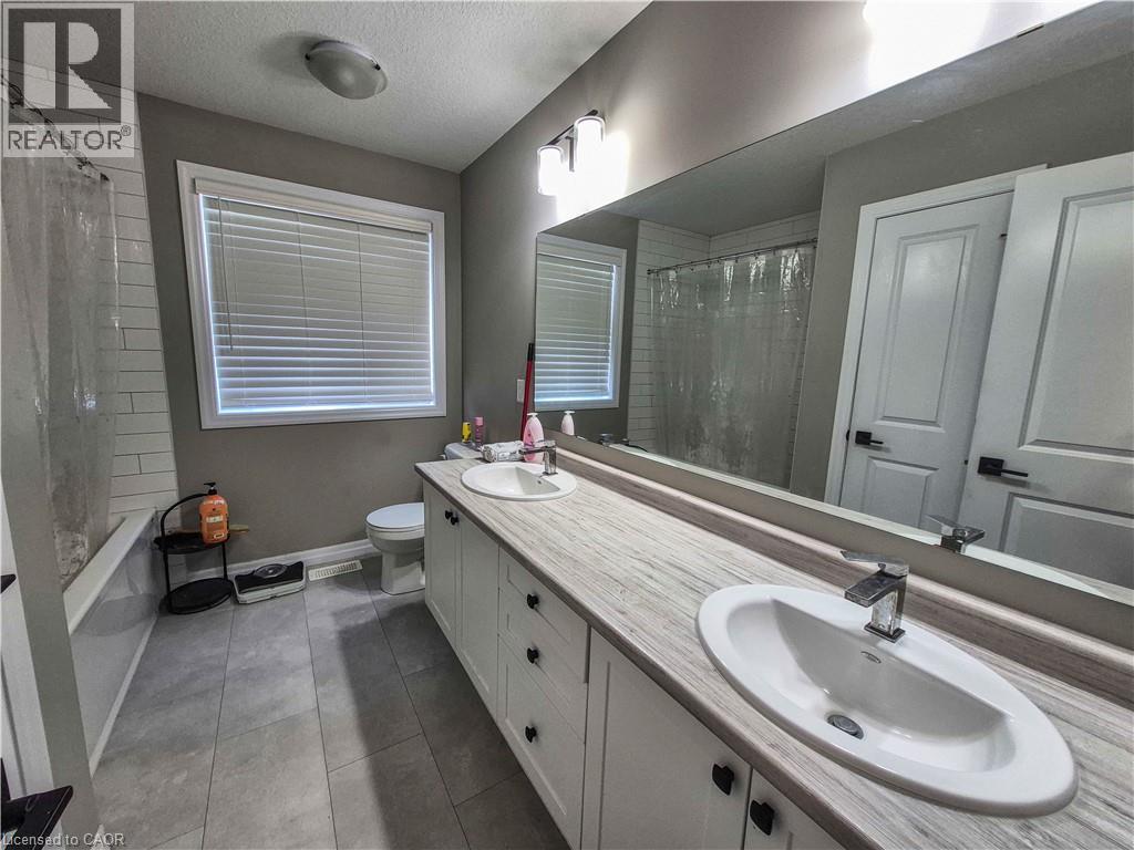 153 Otterbein Road, Kitchener, Ontario  N2B 0A8 - Photo 10 - 40774290