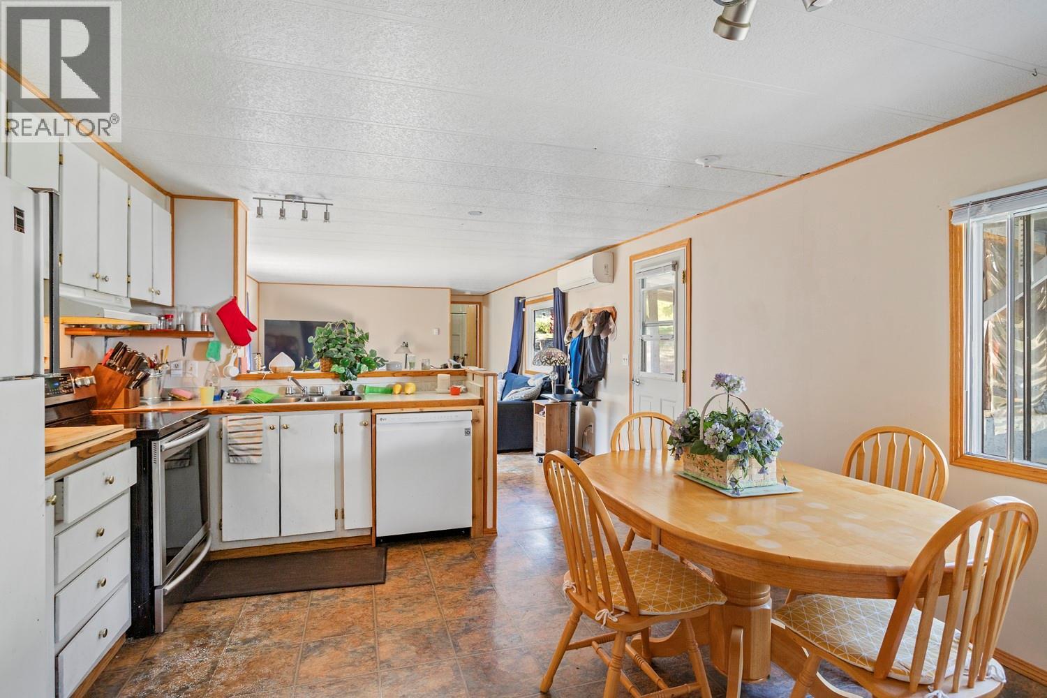 3920 3 Highway, Erickson, British Columbia  V0B 1K0 - Photo 6 - 10364382