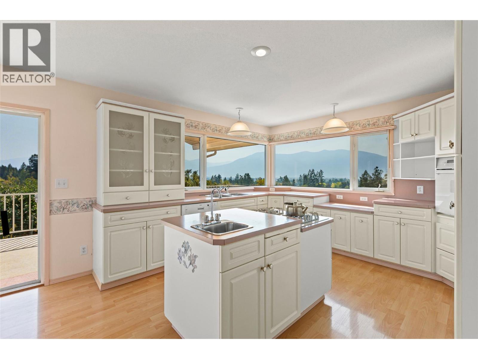 1701 Erickson Road, Creston, British Columbia V0B 1G3 - Photo 5 - 10364263