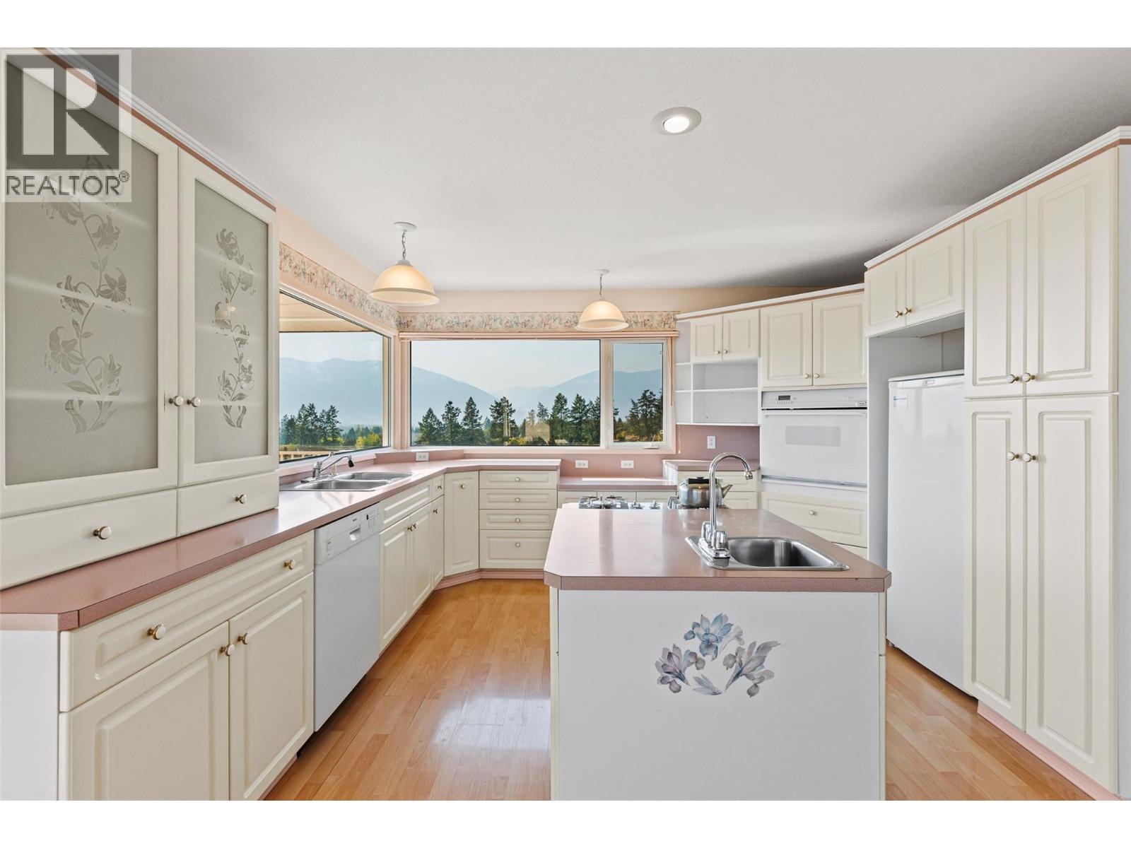 1701 Erickson Road, Creston, British Columbia V0B 1G3 - Photo 6 - 10364263