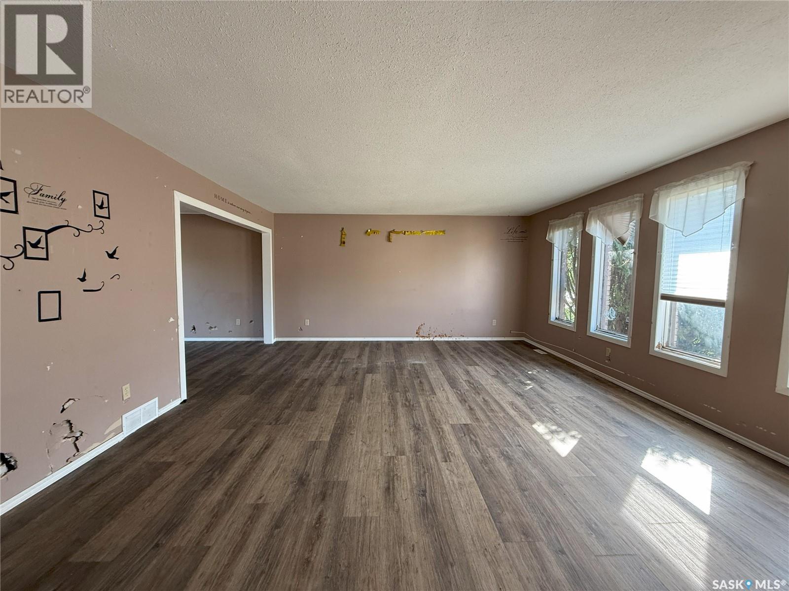 3116 Grey Owl Crescent, Prince Albert, Saskatchewan  S6V 6X4 - Photo 2 - SK014870