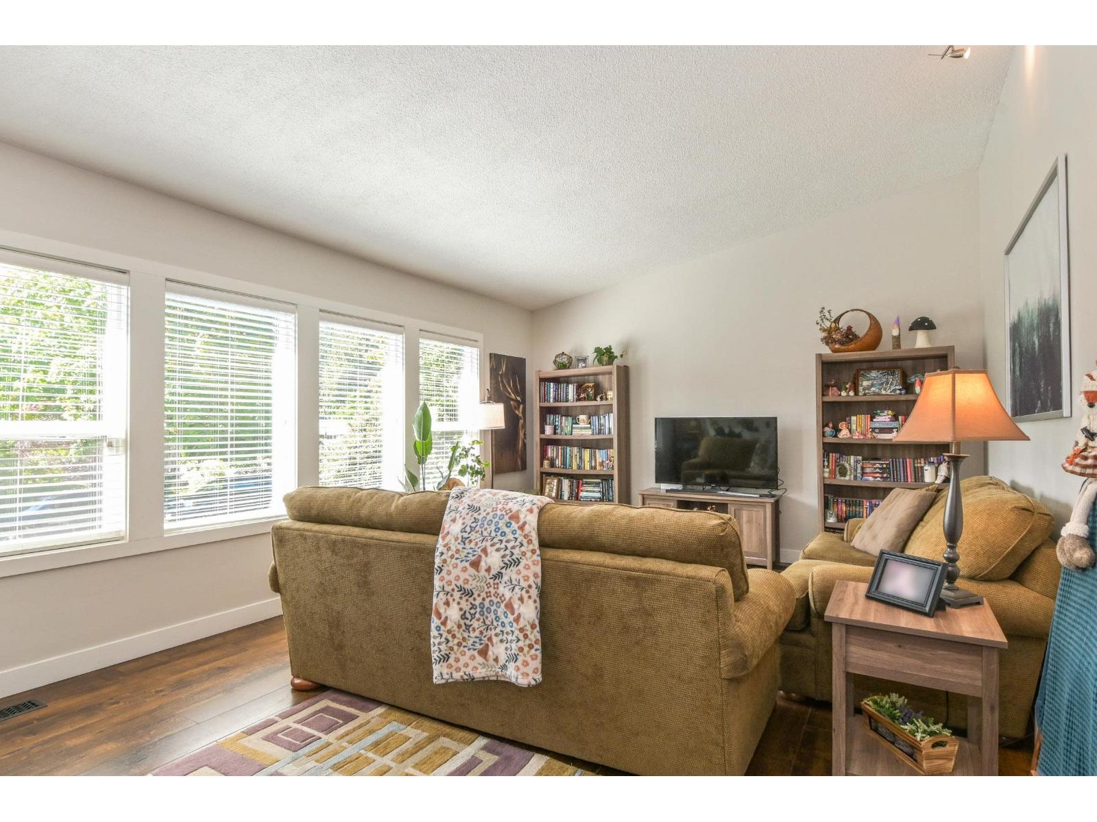 7930 Osprey Street, Mission, British Columbia  V2V 4P7 - Photo 4 - R3055208