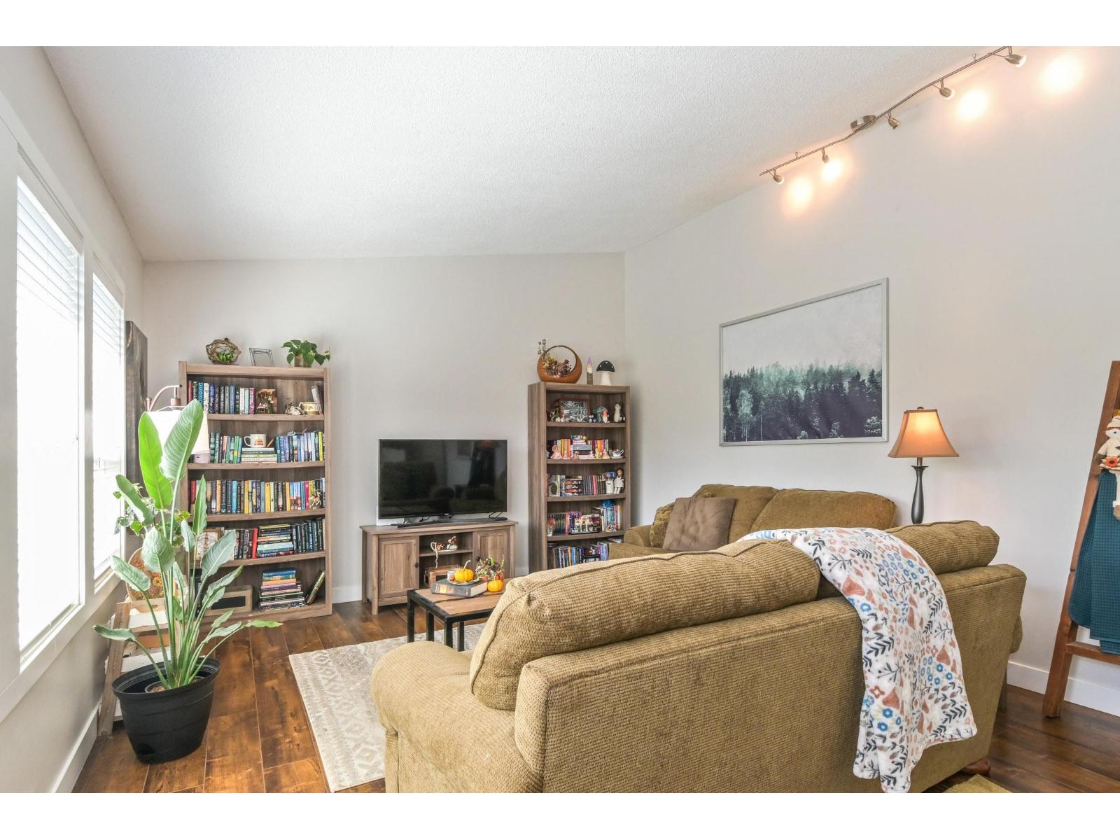 7930 Osprey Street, Mission, British Columbia  V2V 4P7 - Photo 5 - R3055208