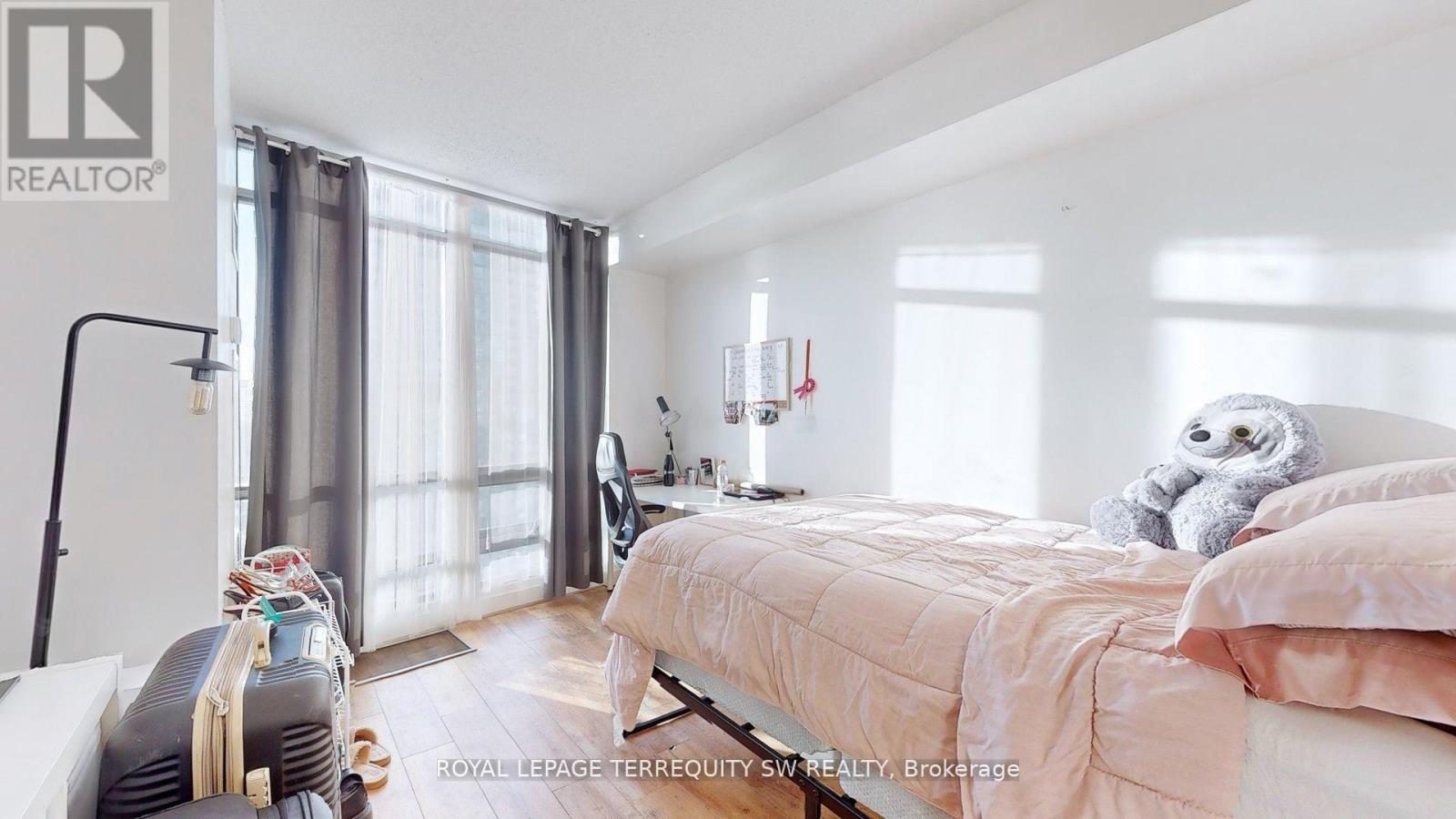3505 - 5 Mariner Terrace, Toronto, Ontario  M5V 3V6 - Photo 18 - C12444030