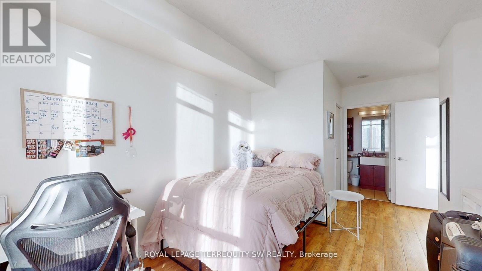 3505 - 5 Mariner Terrace, Toronto, Ontario  M5V 3V6 - Photo 19 - C12444030