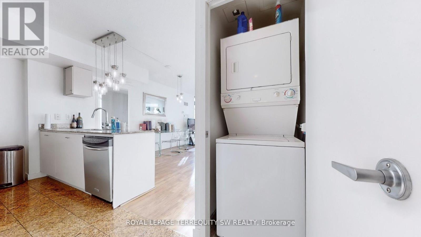 3505 - 5 Mariner Terrace, Toronto, Ontario  M5V 3V6 - Photo 27 - C12444030