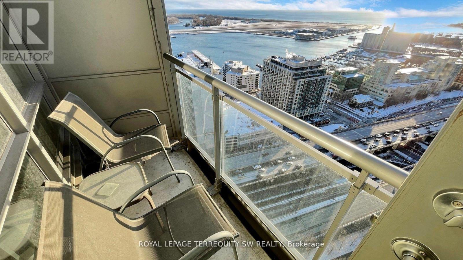 3505 - 5 Mariner Terrace, Toronto, Ontario  M5V 3V6 - Photo 32 - C12444030