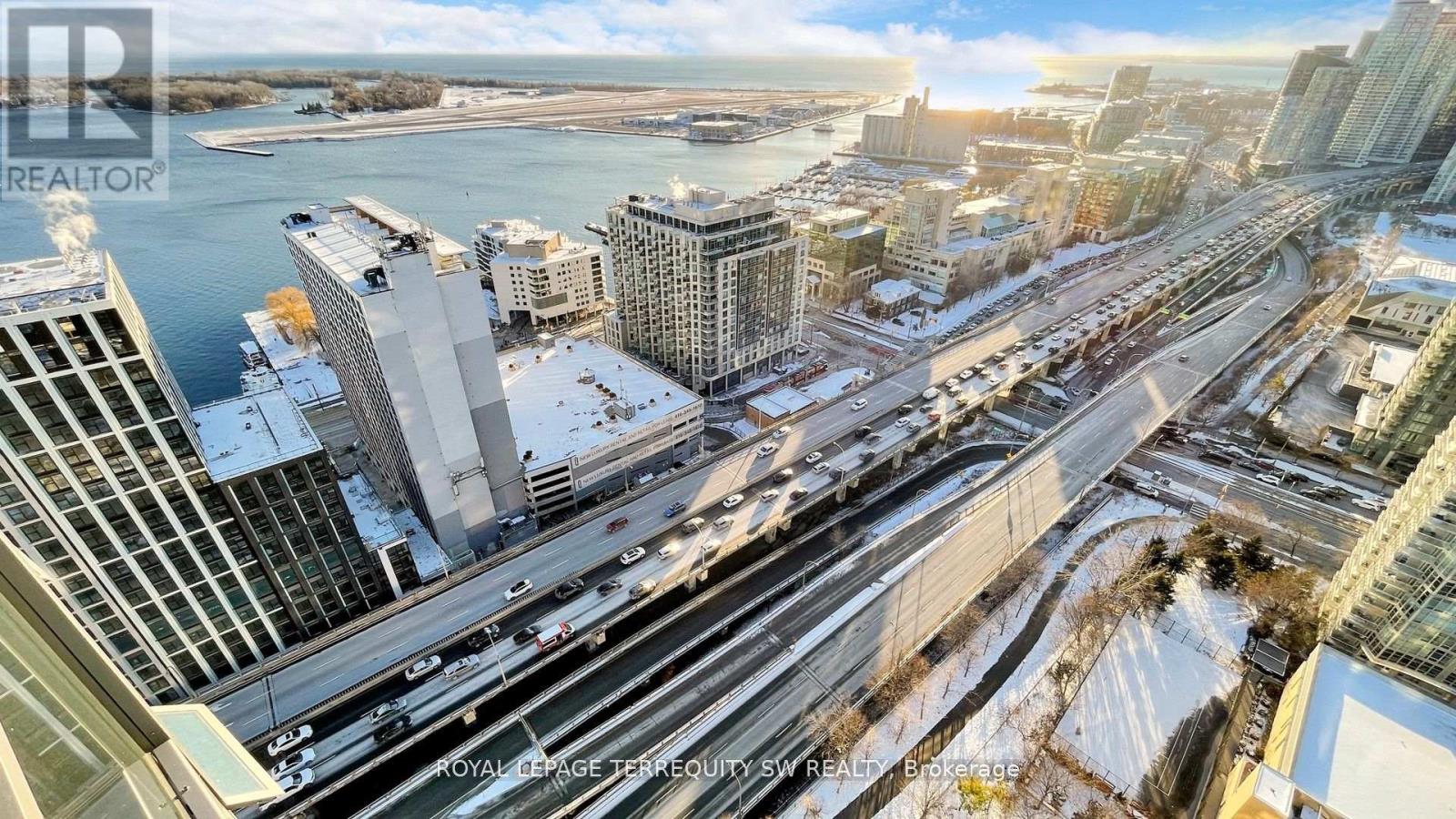 3505 - 5 Mariner Terrace, Toronto, Ontario  M5V 3V6 - Photo 37 - C12444030
