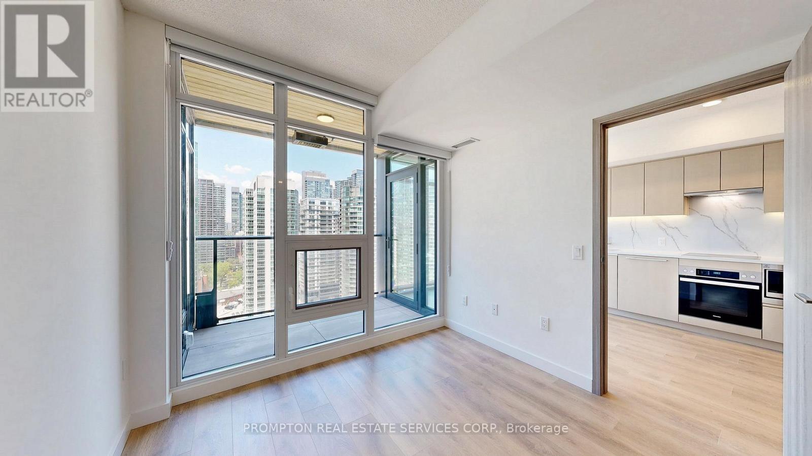 1812 - 1 Concord Cityplace Way, Toronto, Ontario  M5V 0X3 - Photo 10 - C12444047