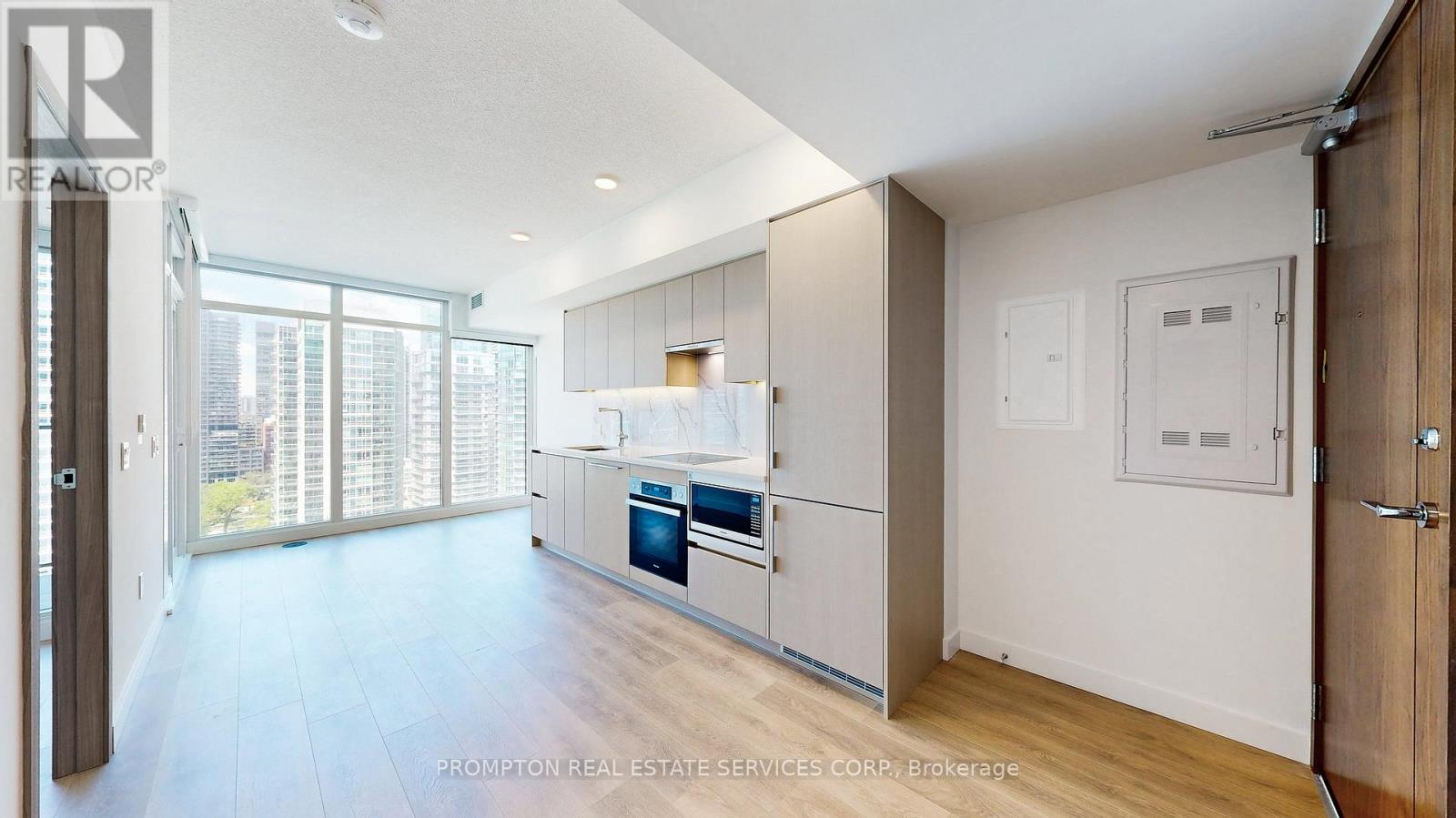 1812 - 1 Concord Cityplace Way, Toronto, Ontario  M5V 0X3 - Photo 4 - C12444047