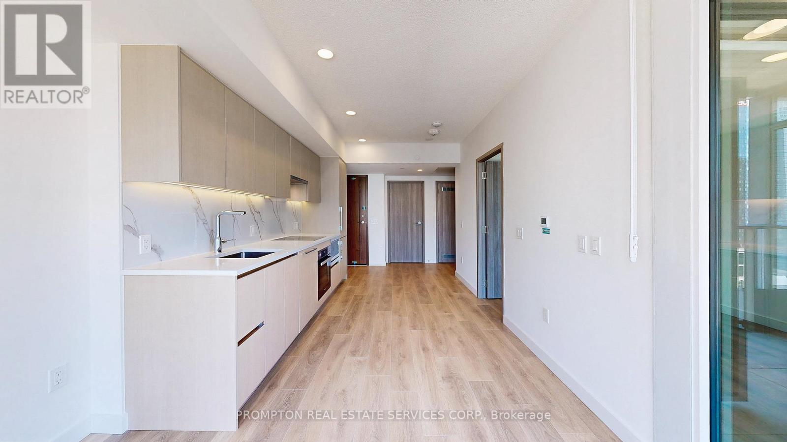 1812 - 1 Concord Cityplace Way, Toronto, Ontario  M5V 0X3 - Photo 6 - C12444047