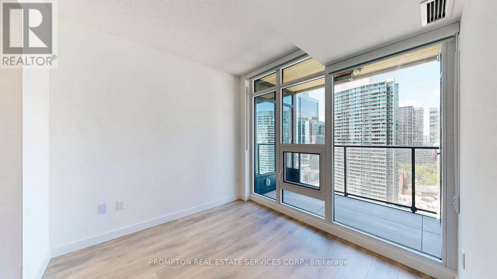 1812 - 1 Concord Cityplace Way, Toronto, Ontario  M5V 0X3 - Photo 8 - C12444047